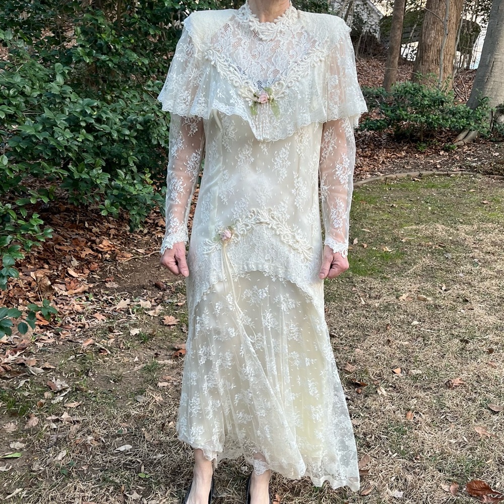 Vintage Cream Wedding Dress